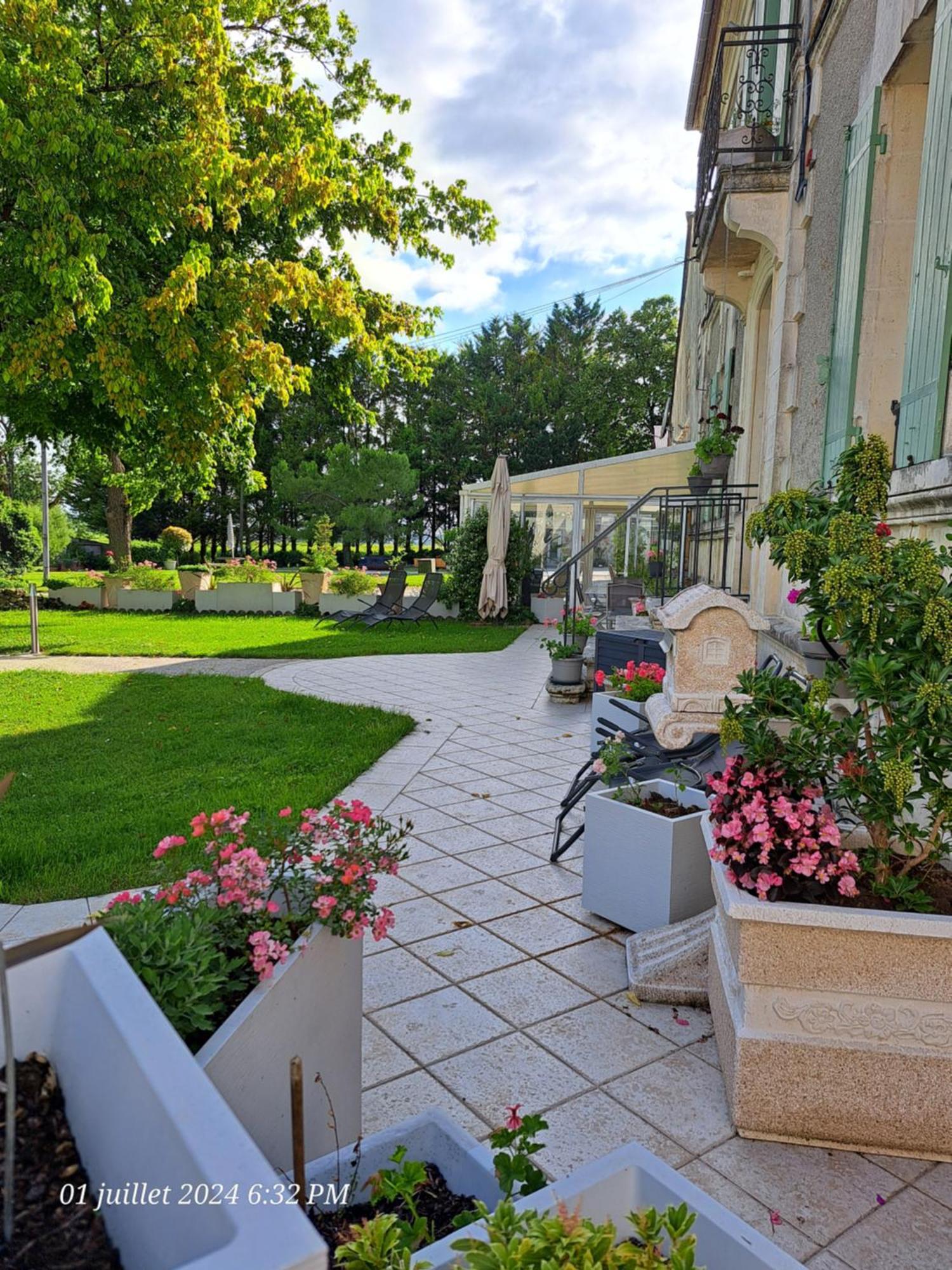 Apartamento La Metairie Au Milieu Des Vignes Réaux Exterior foto
